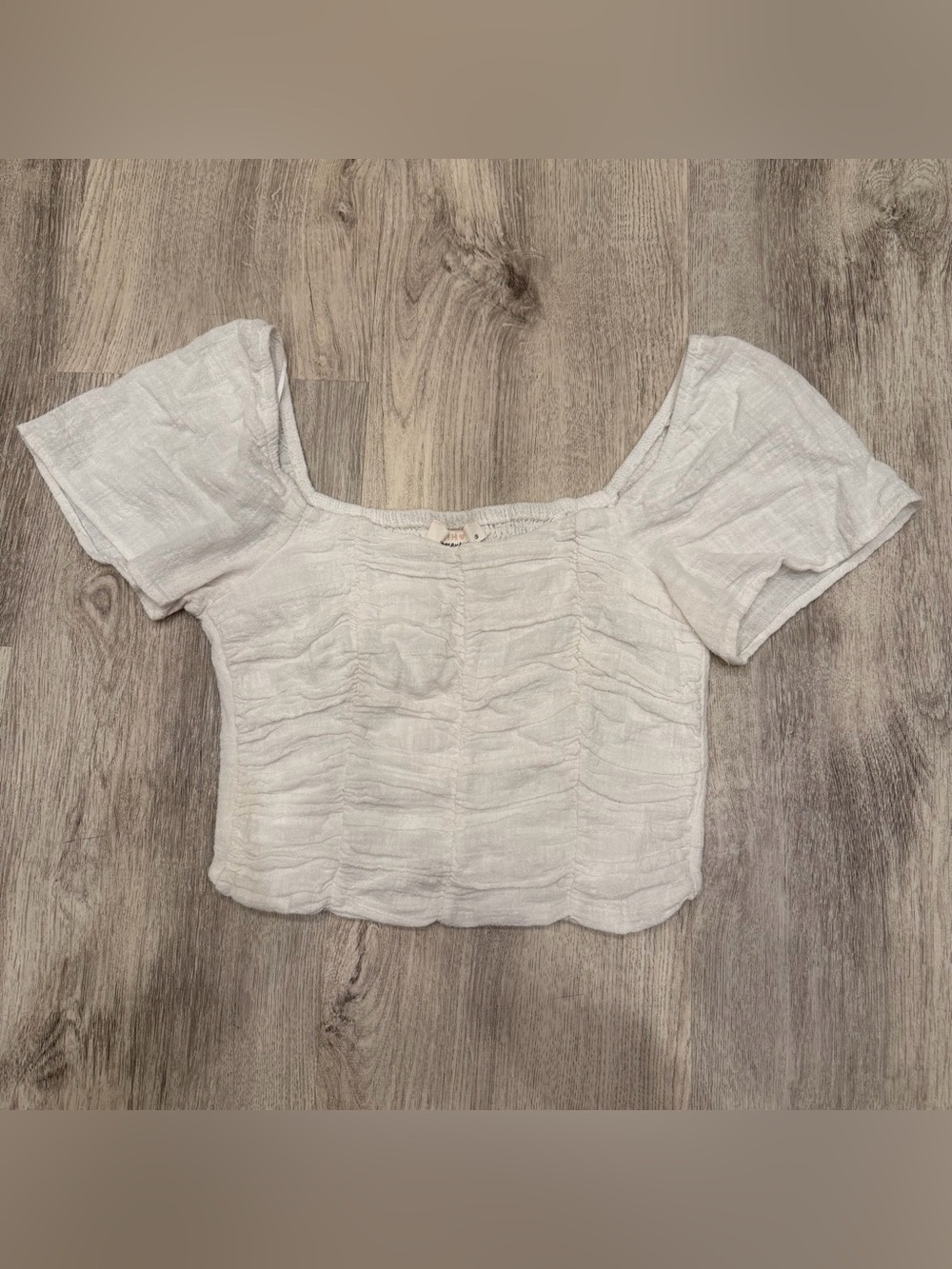 Urban Romantics White Ruched Crop Topā Size Small